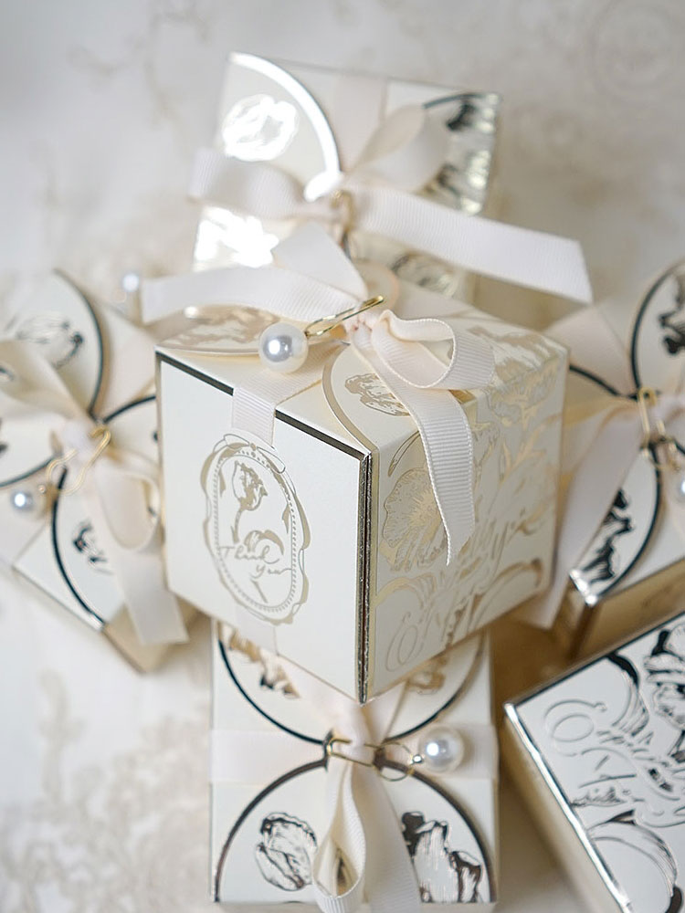 صناديق هدايا ورقية مربعة بشرائ - مراجعة Wedding Favor Box وسعره